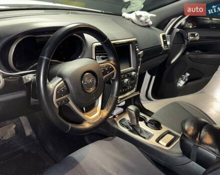 Джип Grand Cherokee 2016 у Києві на Automoto.ua Білий Джип Grand Cherokee, об'ємом двигуна 3.6 л та пробігом 246 тис. км за 20499 $, фото 29 на Automoto.ua