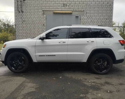 Белый Джип Гранд Чероки, объемом двигателя 3.6 л и пробегом 165 тыс. км за 22490 $, фото 3 на Automoto.ua