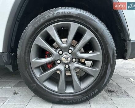 Белый Джип Гранд Чероки, объемом двигателя 5.85 л и пробегом 188 тыс. км за 25900 $, фото 8 на Automoto.ua