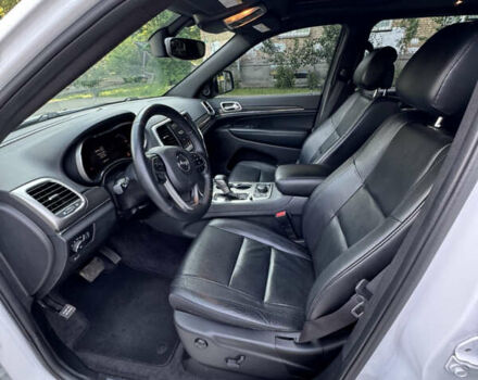 Білий Джип Grand Cherokee, об'ємом двигуна 5.65 л та пробігом 108 тис. км за 26700 $, фото 10 на Automoto.ua