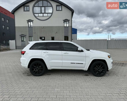 Білий Джип Grand Cherokee, об'ємом двигуна 3.6 л та пробігом 134 тис. км за 18500 $, фото 1 на Automoto.ua