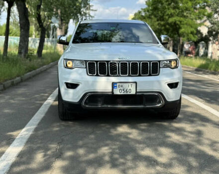 Білий Джип Grand Cherokee, об'ємом двигуна 5.65 л та пробігом 108 тис. км за 26700 $, фото 1 на Automoto.ua