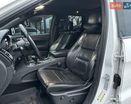 Белый Джип Гранд Чероки, объемом двигателя 5.85 л и пробегом 188 тыс. км за 25900 $, фото 17 на Automoto.ua