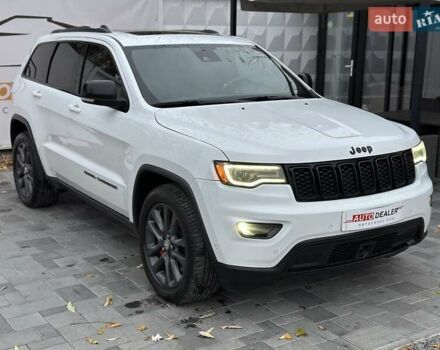 Белый Джип Гранд Чероки, объемом двигателя 5.85 л и пробегом 188 тыс. км за 25900 $, фото 13 на Automoto.ua