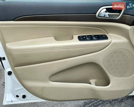 Білий Джип Grand Cherokee, об'ємом двигуна 3.6 л та пробігом 85 тис. км за 19800 $, фото 51 на Automoto.ua