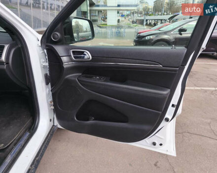 Білий Джип Grand Cherokee, об'ємом двигуна 3.6 л та пробігом 63 тис. км за 29900 $, фото 25 на Automoto.ua