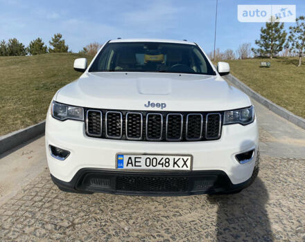 Білий Джип Grand Cherokee, об'ємом двигуна 3.6 л та пробігом 74 тис. км за 23000 $, фото 2 на Automoto.ua