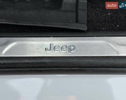 Белый Джип Гранд Чероки, объемом двигателя 5.85 л и пробегом 188 тыс. км за 25900 $, фото 20 на Automoto.ua
