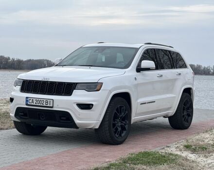 Білий Джип Grand Cherokee, об'ємом двигуна 0.36 л та пробігом 150 тис. км за 32888 $, фото 1 на Automoto.ua