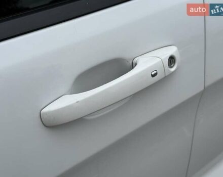 Белый Джип Гранд Чероки, объемом двигателя 5.85 л и пробегом 188 тыс. км за 25900 $, фото 6 на Automoto.ua