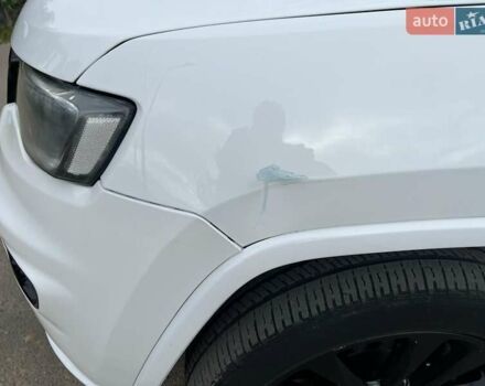 Белый Джип Гранд Чероки, объемом двигателя 3.6 л и пробегом 121 тыс. км за 19900 $, фото 31 на Automoto.ua