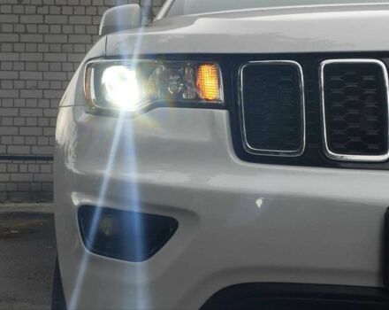 Белый Джип Гранд Чероки, объемом двигателя 3.6 л и пробегом 165 тыс. км за 22490 $, фото 2 на Automoto.ua