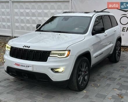 Белый Джип Гранд Чероки, объемом двигателя 5.85 л и пробегом 188 тыс. км за 25900 $, фото 3 на Automoto.ua