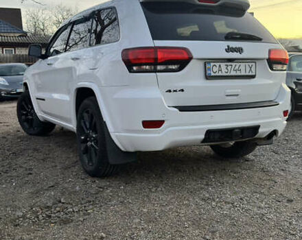 Белый Джип Гранд Чероки, объемом двигателя 3.6 л и пробегом 210 тыс. км за 23700 $, фото 3 на Automoto.ua