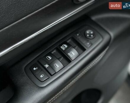 Белый Джип Гранд Чероки, объемом двигателя 5.85 л и пробегом 188 тыс. км за 25900 $, фото 15 на Automoto.ua