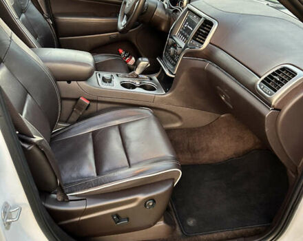 Белый Джип Гранд Чероки, объемом двигателя 3.6 л и пробегом 102 тыс. км за 28000 $, фото 16 на Automoto.ua