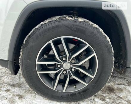 Білий Джип Grand Cherokee, об'ємом двигуна 5.65 л та пробігом 90 тис. км за 36200 $, фото 47 на Automoto.ua
