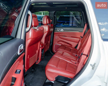Білий Джип Grand Cherokee, об'ємом двигуна 6.2 л та пробігом 148 тис. км за 57700 $, фото 35 на Automoto.ua