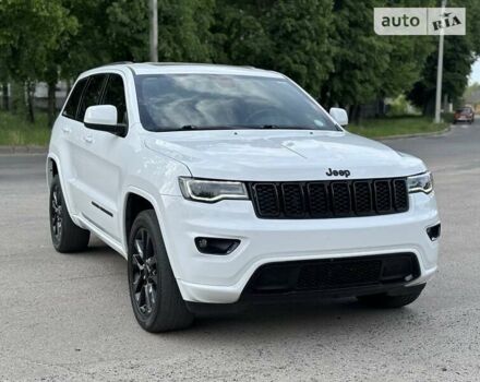 Білий Джип Grand Cherokee, об'ємом двигуна 3.6 л та пробігом 98 тис. км за 24000 $, фото 1 на Automoto.ua