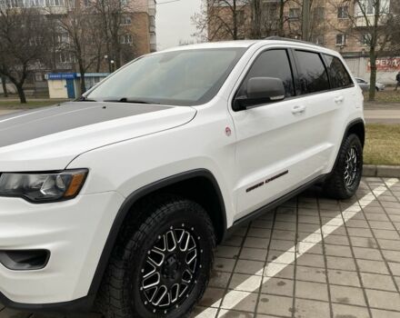 Білий Джип Grand Cherokee, об'ємом двигуна 0.57 л та пробігом 144 тис. км за 41499 $, фото 1 на Automoto.ua