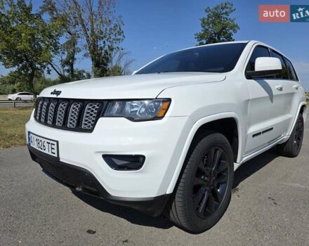 Белый Джип Гранд Чероки, объемом двигателя 3.6 л и пробегом 143 тыс. км за 23200 $, фото 2 на Automoto.ua