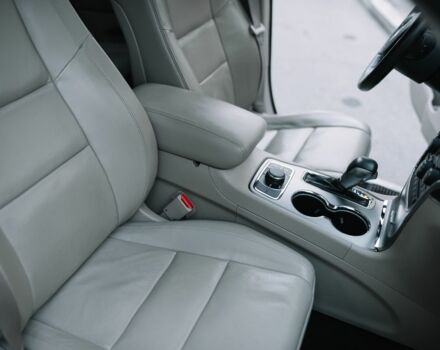 Белый Джип Гранд Чероки, объемом двигателя 0 л и пробегом 90 тыс. км за 35500 $, фото 3 на Automoto.ua