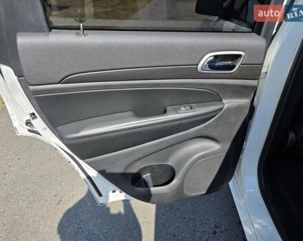 Белый Джип Гранд Чероки, объемом двигателя 3.6 л и пробегом 143 тыс. км за 23200 $, фото 16 на Automoto.ua