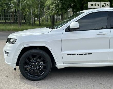 Білий Джип Grand Cherokee, об'ємом двигуна 3.6 л та пробігом 98 тис. км за 24000 $, фото 11 на Automoto.ua