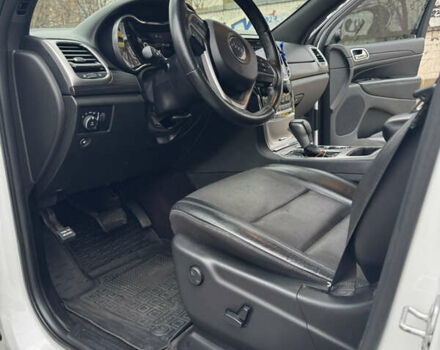 Белый Джип Гранд Чероки, объемом двигателя 3.6 л и пробегом 98 тыс. км за 26000 $, фото 11 на Automoto.ua