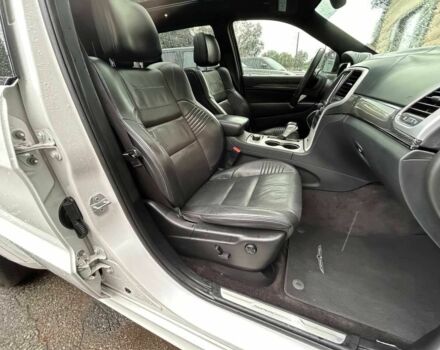 Белый Джип Гранд Чероки, объемом двигателя 6.2 л и пробегом 31 тыс. км за 13200 $, фото 8 на Automoto.ua