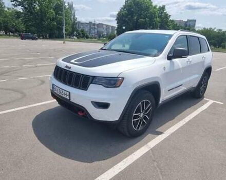Белый Джип Гранд Чероки, объемом двигателя 2.99 л и пробегом 80 тыс. км за 32000 $, фото 1 на Automoto.ua