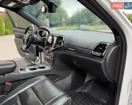 Білий Джип Grand Cherokee, об'ємом двигуна 5.7 л та пробігом 93 тис. км за 34900 $, фото 32 на Automoto.ua