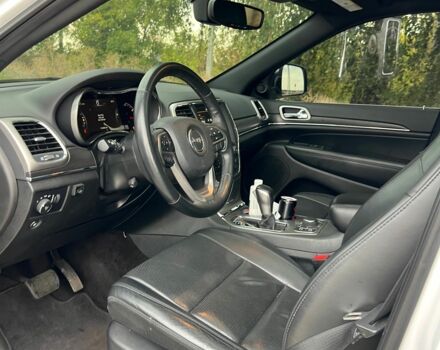 Джип Гранд Чероки 2018 в Черкассах на Automoto.ua Белый Джип Гранд Чероки, объемом двигателя 3.6 л и пробегом 114 тыс. км за 30000 $, фото 4 на Automoto.ua