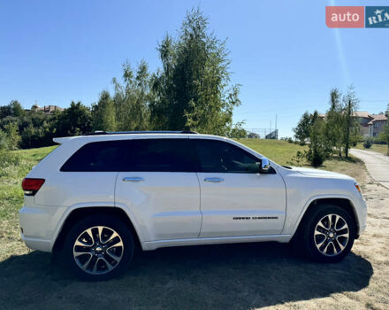 Белый Джип Гранд Чероки, объемом двигателя 3.6 л и пробегом 102 тыс. км за 28000 $, фото 3 на Automoto.ua
