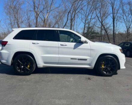 Белый Джип Гранд Чероки, объемом двигателя 6.2 л и пробегом 39 тыс. км за 12400 $, фото 3 на Automoto.ua