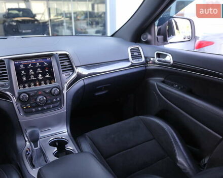 Белый Джип Гранд Чероки, объемом двигателя 5.65 л и пробегом 80 тыс. км за 35900 $, фото 14 на Automoto.ua