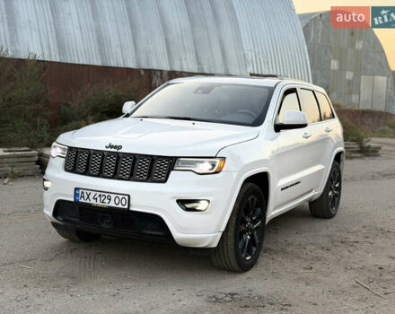 Белый Джип Гранд Чероки, объемом двигателя 3.6 л и пробегом 50 тыс. км за 26999 $, фото 1 на Automoto.ua