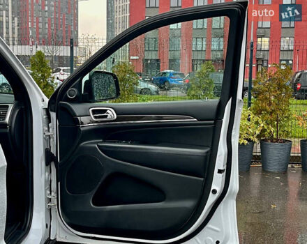 Белый Джип Гранд Чероки, объемом двигателя 3.6 л и пробегом 142 тыс. км за 22500 $, фото 33 на Automoto.ua