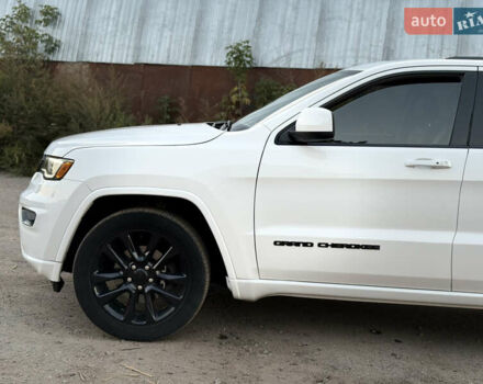 Белый Джип Гранд Чероки, объемом двигателя 3.6 л и пробегом 50 тыс. км за 26999 $, фото 18 на Automoto.ua