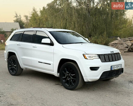 Белый Джип Гранд Чероки, объемом двигателя 3.6 л и пробегом 50 тыс. км за 26999 $, фото 25 на Automoto.ua