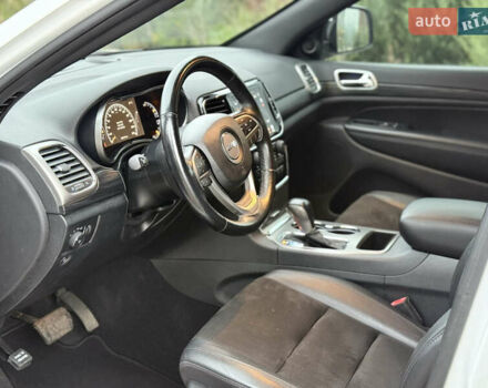 Белый Джип Гранд Чероки, объемом двигателя 3.6 л и пробегом 50 тыс. км за 26999 $, фото 29 на Automoto.ua