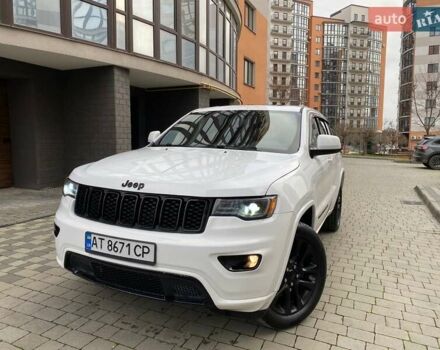 Белый Джип Гранд Чероки, объемом двигателя 3.6 л и пробегом 104 тыс. км за 25200 $, фото 1 на Automoto.ua