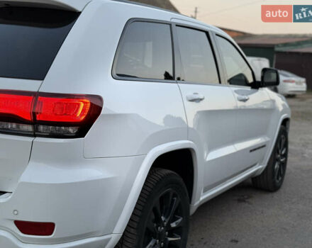 Белый Джип Гранд Чероки, объемом двигателя 3.6 л и пробегом 50 тыс. км за 26999 $, фото 20 на Automoto.ua