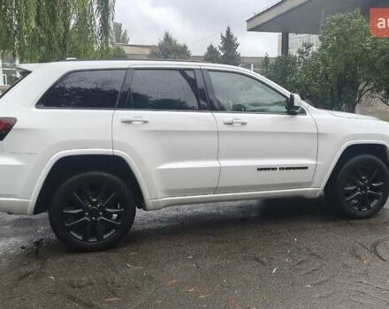 Белый Джип Гранд Чероки, объемом двигателя 3.61 л и пробегом 111 тыс. км за 21500 $, фото 2 на Automoto.ua