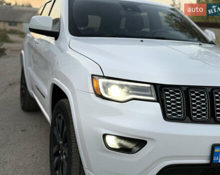 Белый Джип Гранд Чероки, объемом двигателя 3.6 л и пробегом 50 тыс. км за 26999 $, фото 14 на Automoto.ua