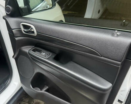 Белый Джип Гранд Чероки, объемом двигателя 3.6 л и пробегом 169 тыс. км за 21900 $, фото 18 на Automoto.ua