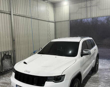 Белый Джип Гранд Чероки, объемом двигателя 3.6 л и пробегом 177 тыс. км за 21500 $, фото 1 на Automoto.ua