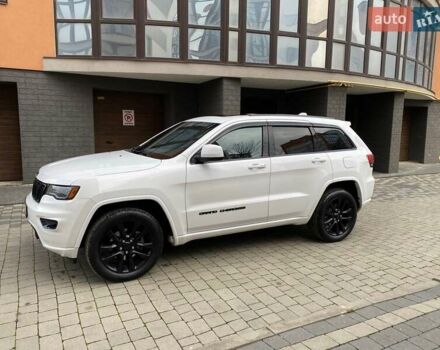 Белый Джип Гранд Чероки, объемом двигателя 3.6 л и пробегом 104 тыс. км за 25200 $, фото 2 на Automoto.ua