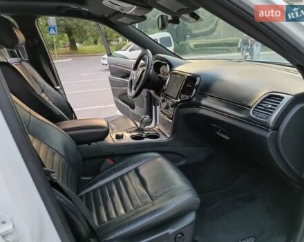 Белый Джип Гранд Чероки, объемом двигателя 5.7 л и пробегом 140 тыс. км за 29900 $, фото 13 на Automoto.ua