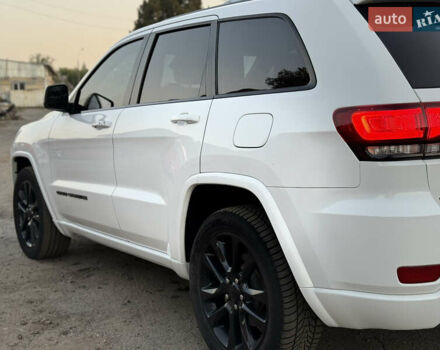 Белый Джип Гранд Чероки, объемом двигателя 3.6 л и пробегом 50 тыс. км за 26999 $, фото 9 на Automoto.ua